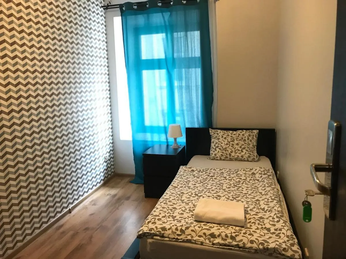 Happy 7 Hostel & Apartments Danzig 0*,